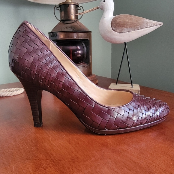 Cole Haan Mahogany Woven Leather 3.5"  Wood Stacked Heels Size 10B - Picture 6 of 16